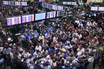 Στα 77 δολάρια το βαρέλι υποχωρεί η τιμή του πετρελαίου