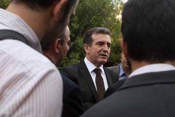 Χωρίς εξωτερική φρουρά τα Αστυνομικά Τμήματα, ανακοίνωσε ο Μ.Χρυσοχοΐδης