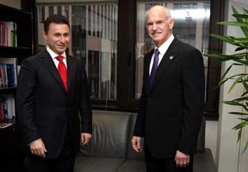 Τις πάγιες θέσεις για το θέμα της ονομασίας μετέφερε στον Γκρούεφσκι ο Γ.Παπανδρέου