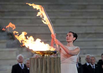 Πετάει για Καναδά η Φλόγα, «γκάφα» με Χαλκιά