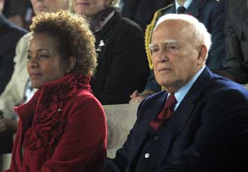 Στο ζήτημα των μεταναστών αναφέρθηκε ο Κάρολος Παπούλιας