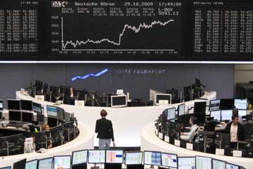 «Πανηγυρικά πράσινες» οι αγορές της Ευρώπης και η Γουόλ Στριτ την Πέμπτη