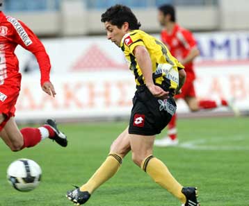 Ο Ρομάνο υπέγραψε ως το 2013 και ο Βερπακόφσκις δήλωσε έτοιμος ενόψει ΑΕΚ