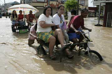 Ένας ακόμη τυφώνας πλήττει τις ταλαιπωρημένες από τα καιρικά φαινόμενα Φιλιππίνες