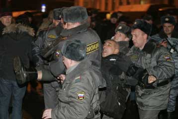 Δεκάδες συλλήψεις στη Μόσχα σε διαδήλωση για την ελευθερία των συγκεντρώσεων