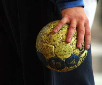 Ήττα για την Ορμή, ισοπαλία για τη Νέα Ιωνία στα Κύπελλα Ευρώπης χάντμπολ