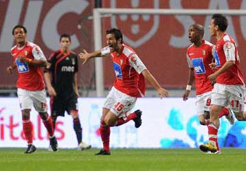 Πρώτη ήττα και πλέον δεύτερη θέση για την Μπενφίκα