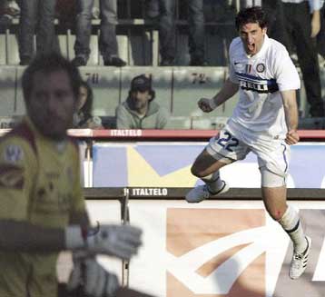 Ξεφυγε με επτά βαθμούς η Ιντερ, επιτέλους νίκη για τη Ρόμα