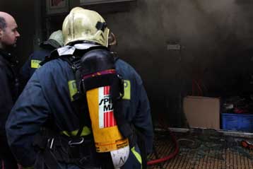 Εμπρηστική επίθεση σε κατάστημα στην Κηφισιά