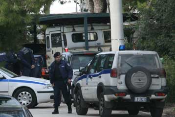 Ύποπτος διέφυγε με τζιπ της Δίωξης Λαθρομεταναστών