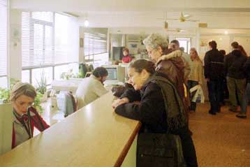 Το ενδεχόμενο υποβολής δηλώσεων «πόθεν έσχες» από όλους εξετάζει το υπ.Οικονομικών