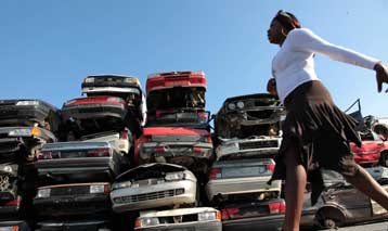 Καταργείται το μέτρο της απόσυρσης – Μειώνονται τα τέλη για «μικρά» ΙΧ