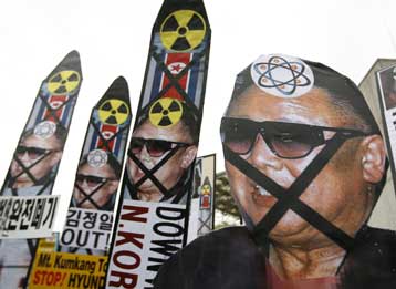 «Απειλεί» η Βόρειος Κορέα για να πιέσει τις ΗΠΑ να προσέλθει σε απευθείας συνομιλίες