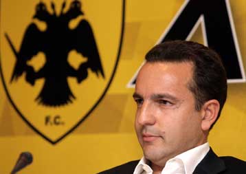 «Φταίμε όλοι» είπε στους παίκτες ο Θανόπουλος