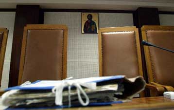 Στον εισαγγελέα τρία άτομα για βιασμό ανηλίκου με νοητική υστέρηση