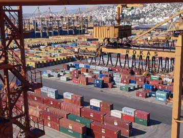 Πάγωμα της σύμβασης της Cosco για δύο ακόμη μήνες ζητούν εργαζόμενοι και φορείς