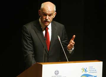 Πολιτική ένταξης και κοινωνικής συμμετοχής των μεταναστών ανακοίνωσε ο πρωθυπουργός