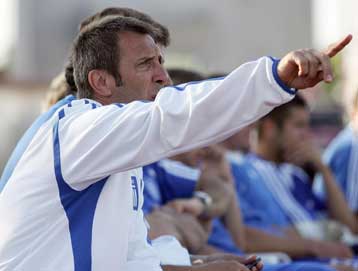 Νίκη ή ισοπαλία θέλει με την Πορτογαλία ο Νιόπλιας που κάλεσε τον Κατσικογιάννη