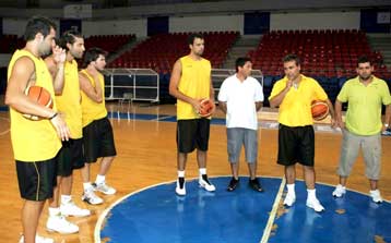 «Ανασαίνει» ξανά η ΑΕΚ, με ξένους απέναντι στο Περιστέρι