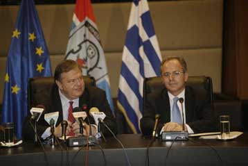 Διαδοχικές επαφές Βενιζέλου με τους πρεσβευτές των ΗΠΑ και της Τουρκίας