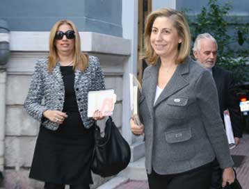 Επανέρχεται με νέα κριτήρια η λίστα φαρμάκου