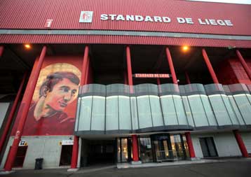 Μικροσυμπλοκές στην Λιέγη πριν τη σέντρα του αγώνα Σταντάρ – Ολυμπιακός