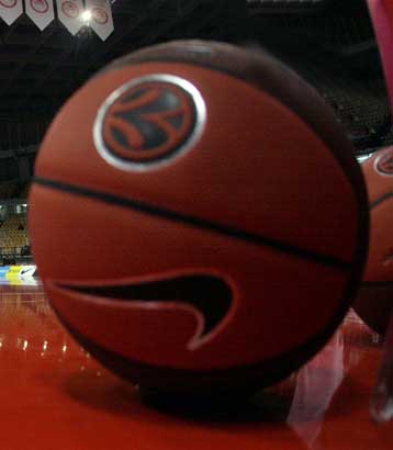 Νίκη-θέαμα από Ολυμπιακό, ήττα στα σημεία για Μαρούσι