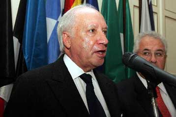 Πρόσκληση Νίμιτς σε Αθήνα και Σκόπια για συνομιλίες στη Νέα Υόρκη