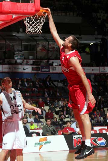 Έχασε την «κατοστάρα», κέρδισε Λιέτουβος και χειροκρότημα ο Ολυμπιακός