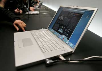 Ρατσιστικός αποκλεισμός μαθητών με ειδικές ανάγκες από την διανομή υπολογιστών