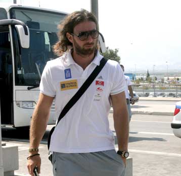 Tη Δευτέρα xειρουργείται ο Αμανατίδης