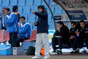 «Να φανούμε αξιόμαχοι απέναντι στον Ολυμπιακό» ζήτησε ο Κωφίδης