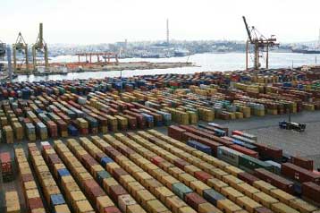 Διαβουλεύσεις, κόντρες και αγωγές για τη λήξη της απεργίας στον ΟΛΠ