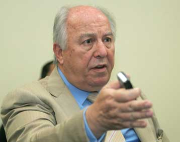 Βοήθεια από Φιλίππου και πολύ κοντά στην άρση αποκλεισμού από την FIBA