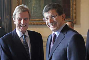 H Γαλλία δεν μπορεί να επιβάλει στην Τουρκία απλή σύμπραξη με την ΕΕ, λέει η Αγκυρα