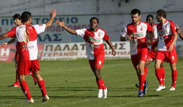 Στην κορυφή ο Εθνικός Αστέρας με νίκη 2-0 επί της Ηλιούπολης