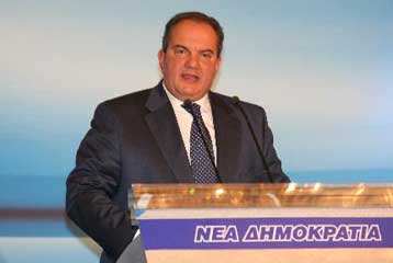 Ενότητα και «ευ αγωνίζεσθαι» ζήτησε από τους συνέδρους ο Κ.Καραμανλής