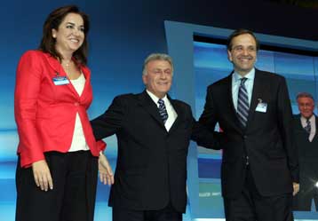 Εγκρίθηκε από το συνέδριο η εκλογή από τη βάση του νέου προέδρου της ΝΔ