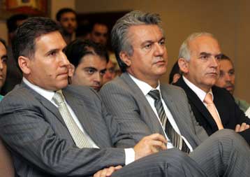 Βρίσκουν λύση στην ΑΕΚ και υπογράφουν την εγγυητική