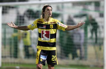 «Κουκουλώθηκαν τρία πέναλτι» αναφέρει σε ανακοίνωσή του ο Αρης