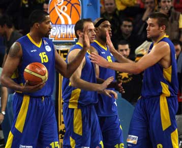 Οι ξένοι δεν έφεραν την… άνοιξη στην ΑΕΚ, ήττα 88-79 από το Περιστέρι