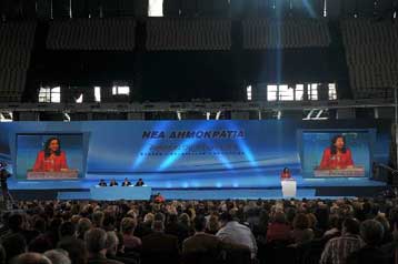 Με αιχμές κατά Σαμάρα η δευτερολογία Μπακογιάννη στο συνέδριο