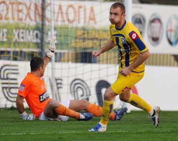 Ο Βίλτσες μοίραζε, ο Σέζαρεκ… εκτελούσε και ο Αστέρας νίκησε 3-0 τον ΠΑΣ