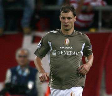 Τρίτη αναρριχήθηκε η Σταντάρ με πρωταγωνιστή τον Γιοβάνοβιτς