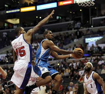 Θέαμα και νίκη από το Γκόλντεν Στέιτ, δυσκολεύτηκαν οι Σπερς