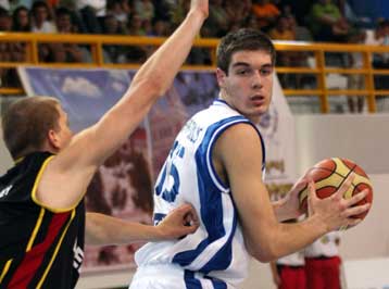 Θετική η παρουσία Σαρικόπουλου στην πρεμιέρα του στο κολεγιακό