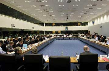 Συναίνεση στο Ecofin για τη μείωση των ελλειμμάτων από το 2011