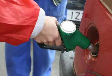 Στα 1,087 ευρώ το λίτρο αυξήθηκε η μέση τιμή της αμόλυβδης βενζίνης