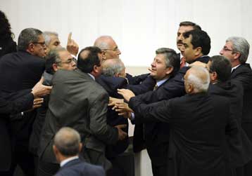 Νέα συζήτηση την Παρασκευή στην Τουρκία για το «άνοιγμα» στους Κούρδους