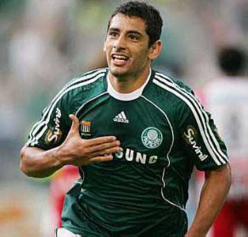 «Ο Σόουζα πρώτος στόχος του Ζίκο» αναφέρουν βραζιλιάνικα δημοσιεύματα